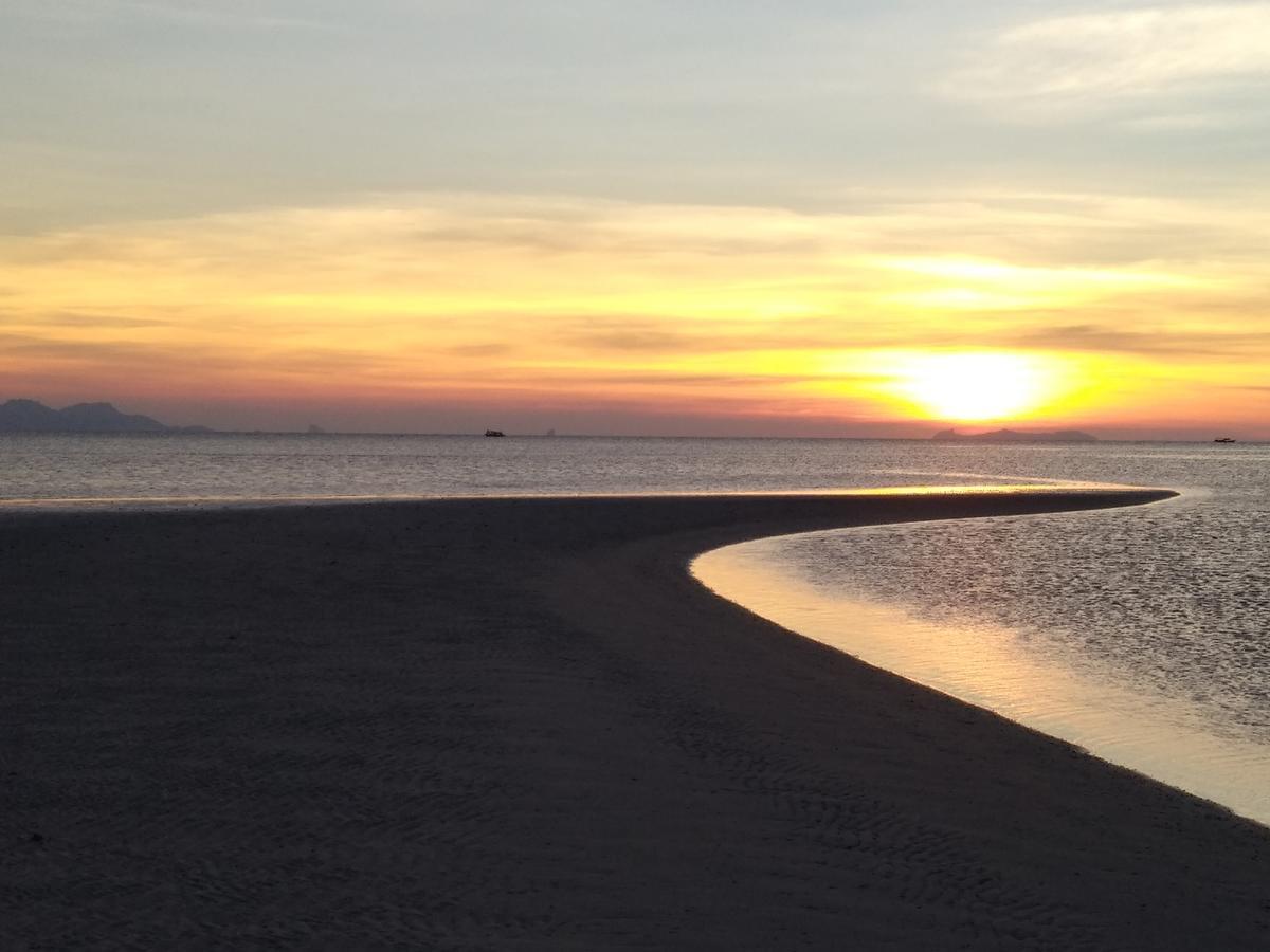 Right On The Beach House Villa Taling Ngam  ภายนอก รูปภาพ